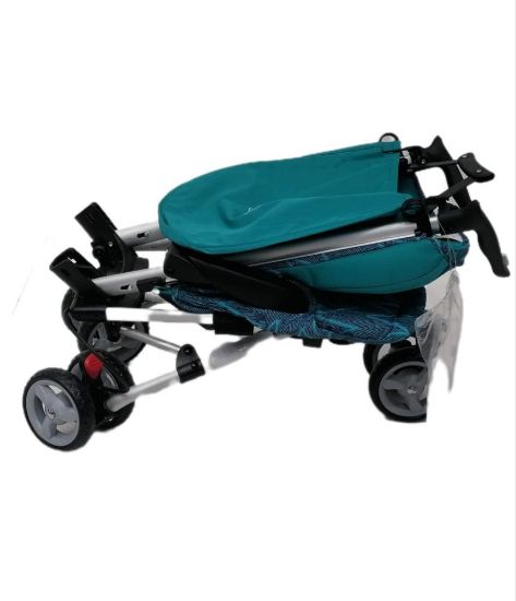 صورة عربية اطفال المنيوم للسفر